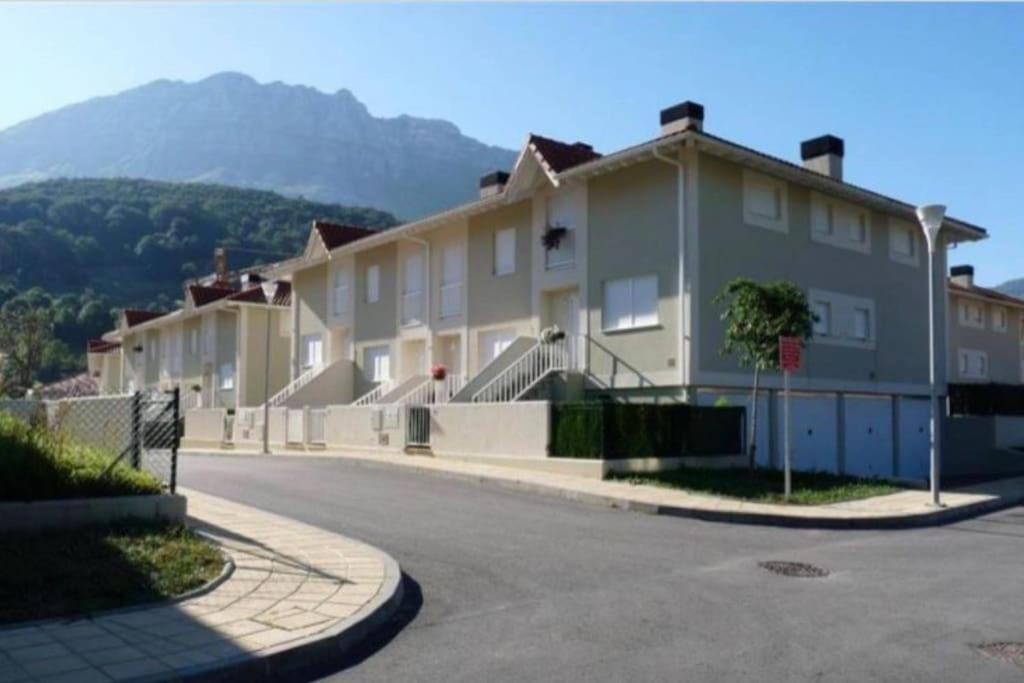 Arredondo Casa En La Montana Con Piscina De Temporada 빌라 외부 사진